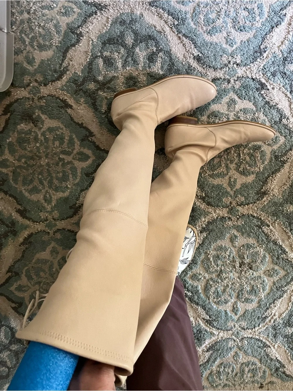 Stuart Weitzman Tall Beige Over-the-Knee Leather Boots - Picture 2 of 9